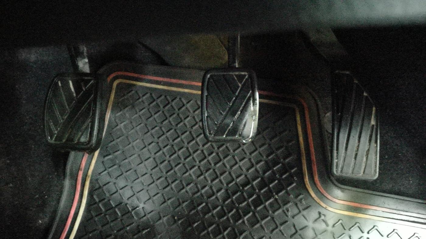 2016 Maruti Swift ZXI, Petrol, Manual, 34,473 km, Pedals