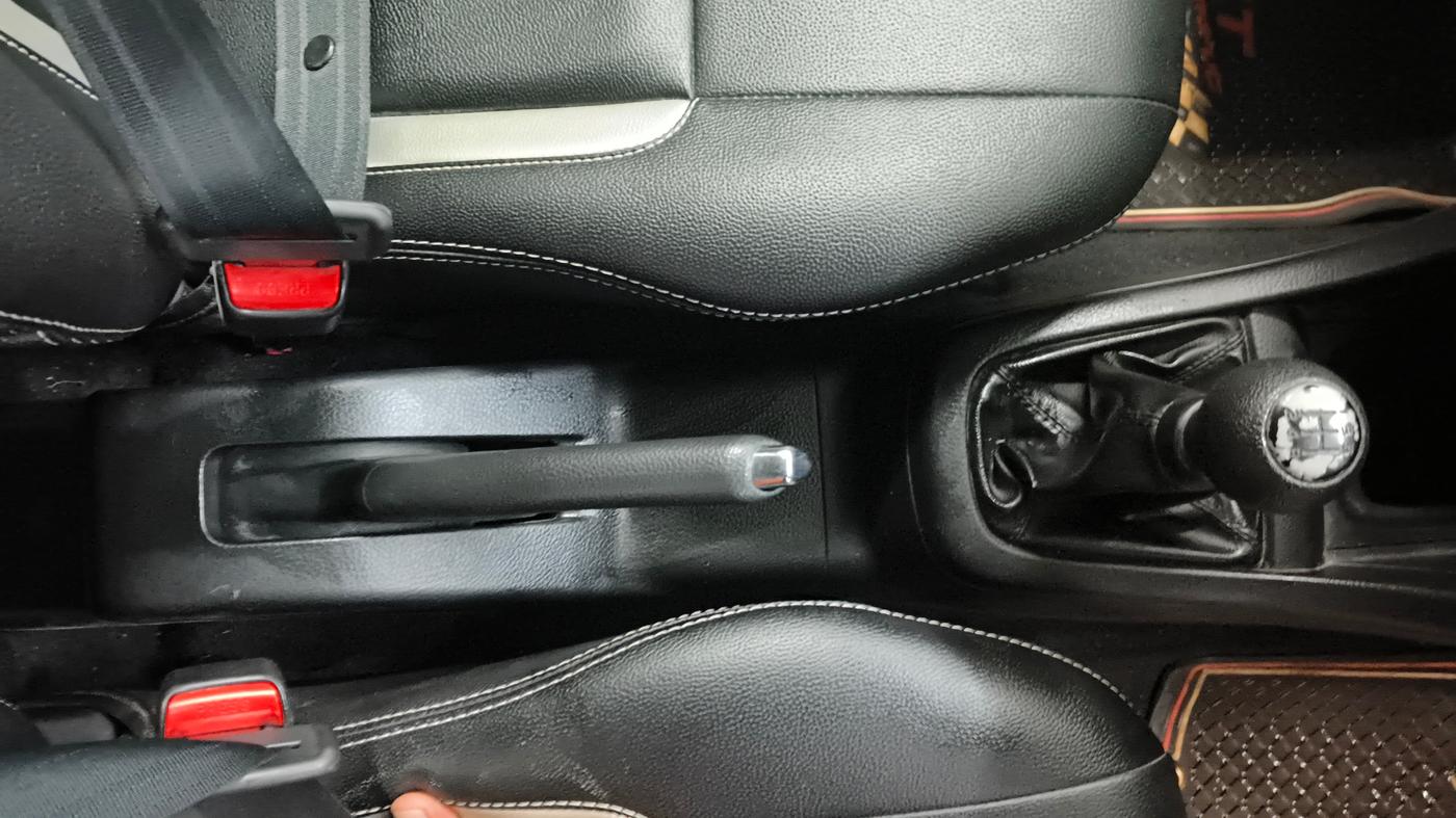 2016 Maruti Swift ZXI, Petrol, Manual, 34,473 km, Gear Lever