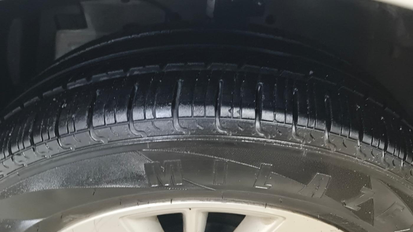 2016 Maruti Swift ZXI, Petrol, Manual, 34,473 km, Left Front Tyre Tread