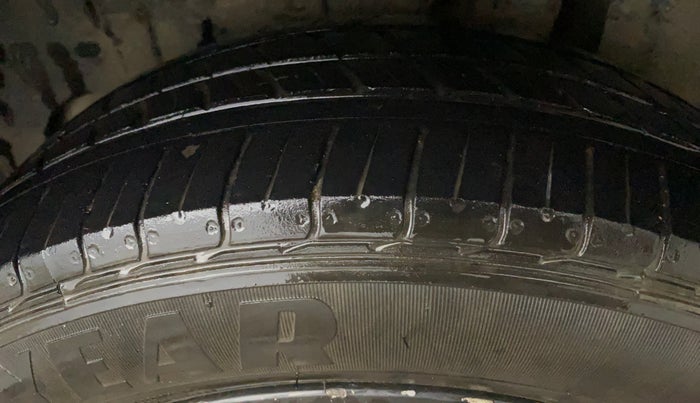 2019 Maruti XL6 ALPHA MT, Petrol, Manual, 59,072 km, Left Rear Tyre Tread