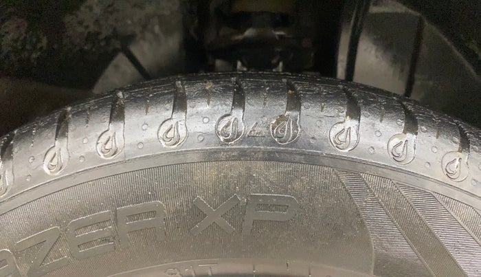 2021 Renault Kwid RXL, Petrol, Manual, 53,886 km, Right Front Tyre Tread