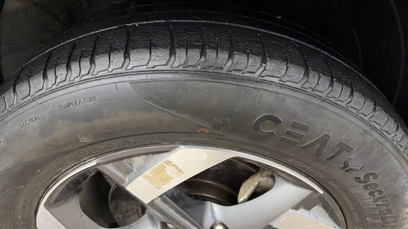 2021 Hyundai VENUE SX 1.0 (O) TURBO, Petrol, Manual, 39,327 km, Right Front Tyre Tread