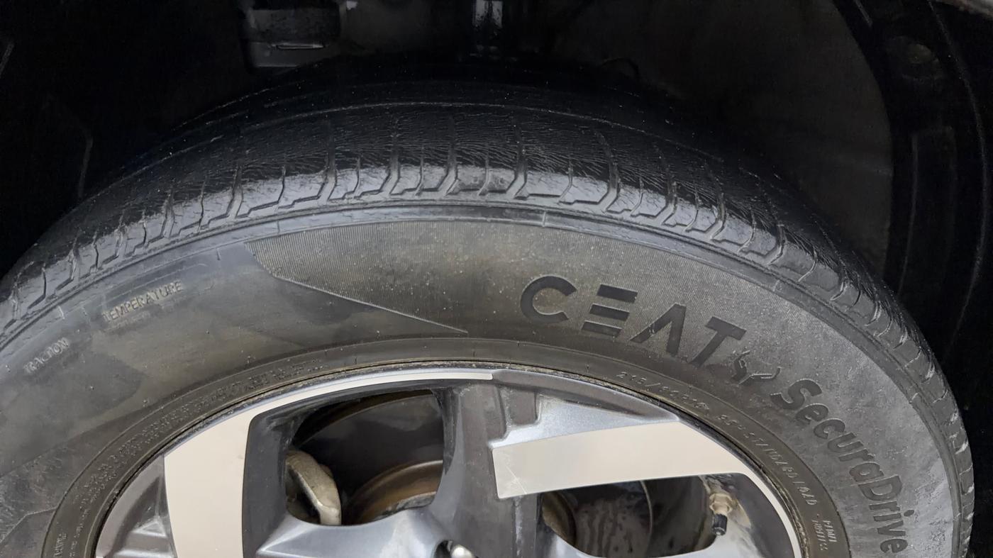 2021 Hyundai VENUE SX 1.0 (O) TURBO, Petrol, Manual, 39,327 km, Left Front Tyre Tread