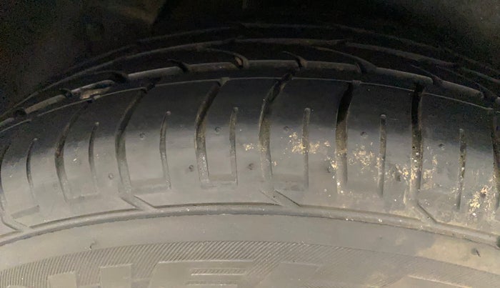 2018 Hyundai Creta SX AT 1.6 DIESEL, Diesel, Automatic, 69,320 km, Right Rear Tyre Tread
