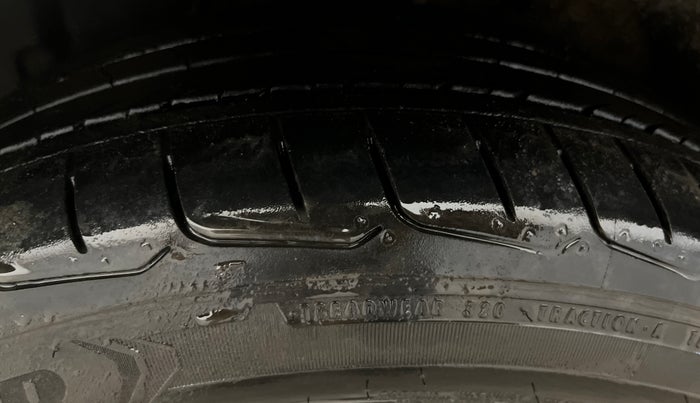 2021 MG HECTOR SHARP HYBRID 1.5 PETROL, Petrol, Manual, 1,08,821 km, Left Front Tyre Tread