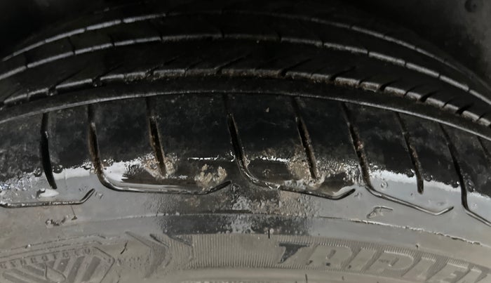 2021 MG HECTOR SHARP HYBRID 1.5 PETROL, Petrol, Manual, 1,08,821 km, Right Rear Tyre Tread