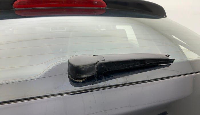 2012 Volkswagen Polo HIGHLINE1.2L, Petrol, Manual, 37,559 km, Rear windshield - Wiper arm not available