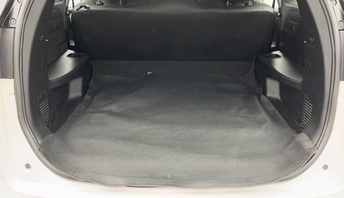 2023 Mahindra XUV700 AX 5 P AT 5 STR, Petrol, Automatic, 14,466 km, Boot Inside