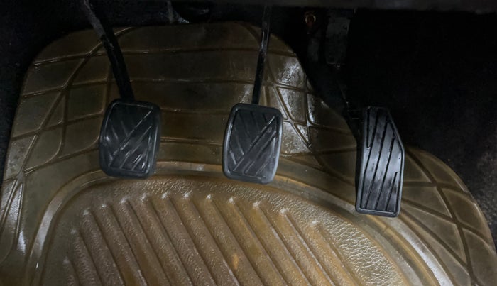 2015 Maruti Baleno SIGMA PETROL 1.2, Petrol, Manual, 52,902 km, Pedals