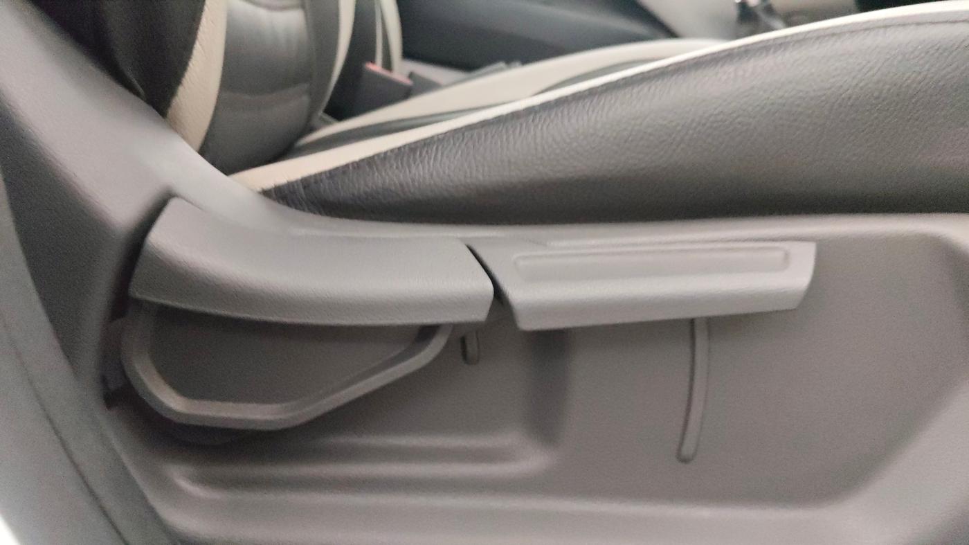 2022 Hyundai GRAND I10 NIOS SPORTZ 1.2 KAPPA VTVT, Petrol, Manual, 34,107 km, Driver Side Adjustment Panel