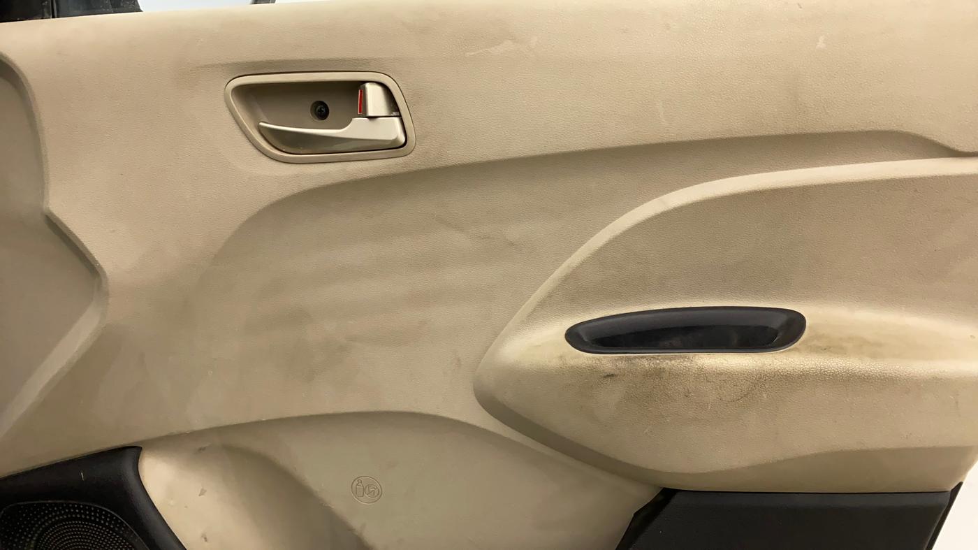 2018 Hyundai NEW SANTRO ASTA MT, CNG, Manual, 77,658 km, Driver Side Door Panels Control