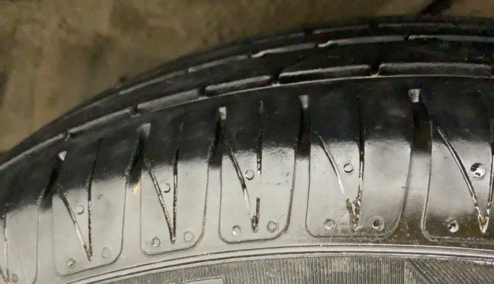 2012 Honda City 1.5L I-VTEC S MT, CNG, Manual, 46,034 km, Left Rear Tyre Tread