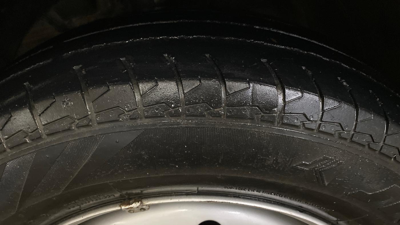 2023 Maruti Swift LXI, Petrol, Manual, 47,125 km, Left Front Tyre Tread
