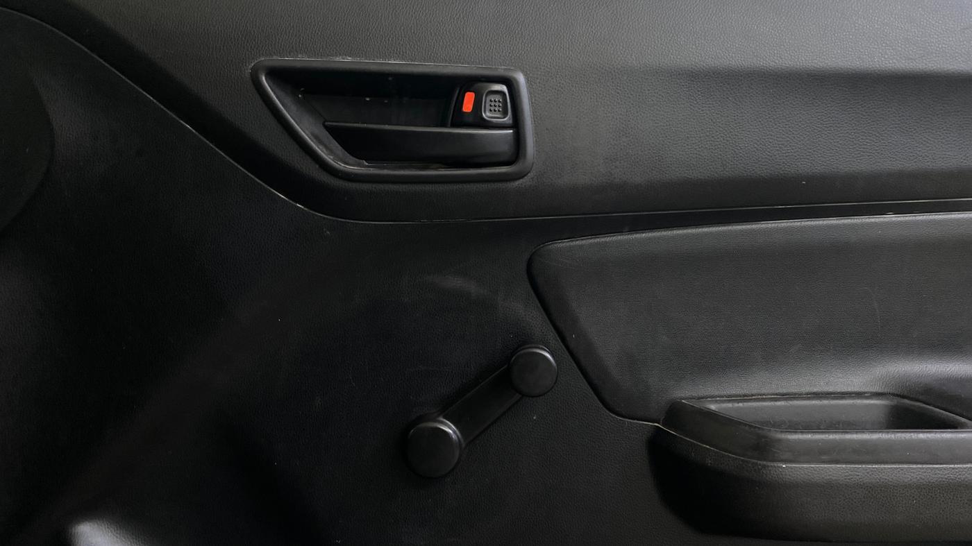 2023 Maruti Swift LXI, Petrol, Manual, 47,125 km, Driver Side Door Panels Control