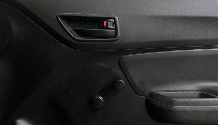 2023 Maruti Swift LXI, Petrol, Manual, 47,125 km, Driver Side Door Panels Control