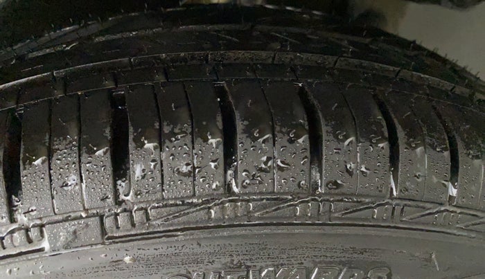 2013 Maruti Swift VXI, Petrol, Manual, 16,247 km, Left Rear Tyre Tread