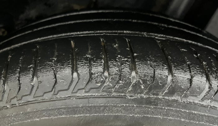 2022 Tata PUNCH ADVENTURE MT, Petrol, Manual, 73,168 km, Left Rear Tyre Tread