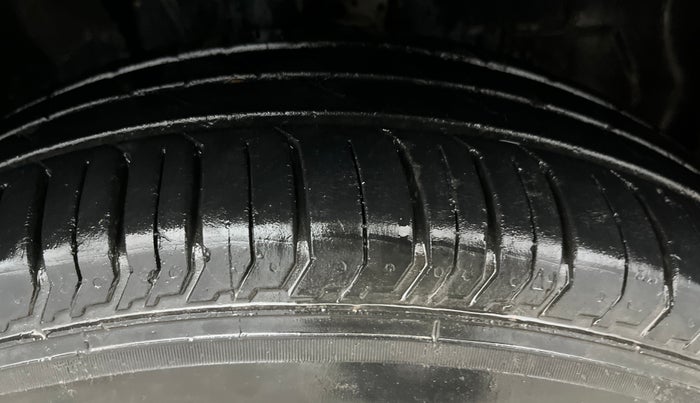 2022 Tata PUNCH ADVENTURE MT, Petrol, Manual, 73,168 km, Right Front Tyre Tread