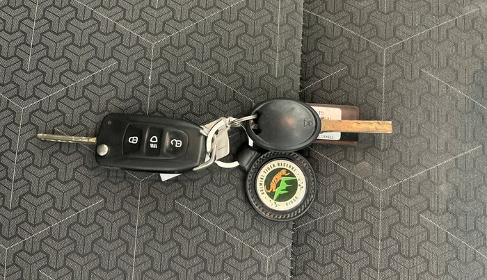 2022 Tata PUNCH ADVENTURE MT, Petrol, Manual, 73,168 km, Key Close Up