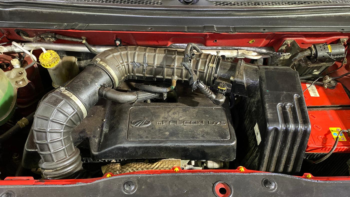 2019 Mahindra KUV 100 NXT K6+ D 6 STR, Diesel, Manual, 97,267 km, Engine View
