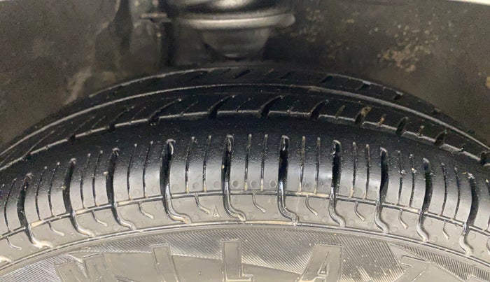 2017 Maruti Alto 800 LXI, Petrol, Manual, 83,670 km, Right Front Tyre Tread