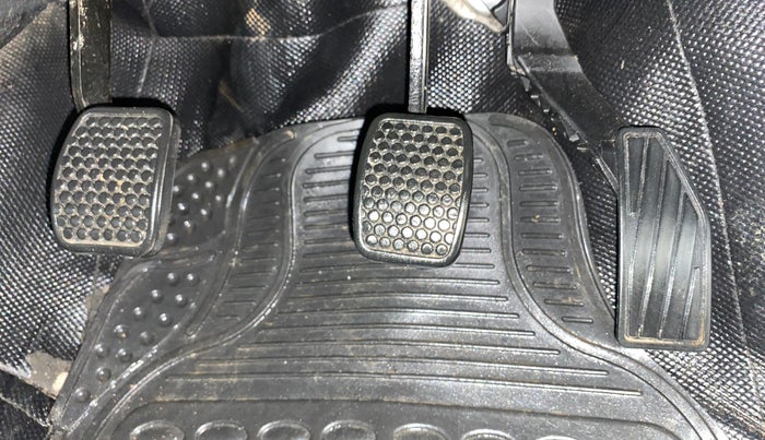 2017 Maruti Alto 800 LXI, Petrol, Manual, 83,670 km, Pedals