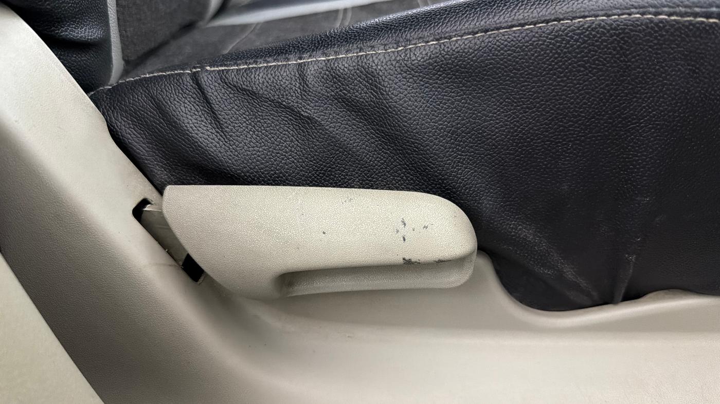 2015 Maruti Celerio LXI, Petrol, Manual, 88,112 km, Driver Side Adjustment Panel