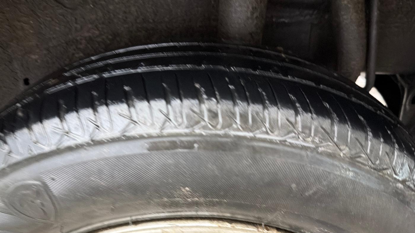 2015 Maruti Celerio LXI, Petrol, Manual, 88,112 km, Left Rear Tyre Tread