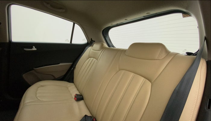 2018 Hyundai Grand i10 SPORTZ AT 1.2 KAPPA VTVT, Petrol, Automatic, 26,821 km, Right Side Rear Door Cabin