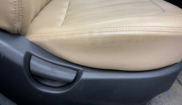 2018 Hyundai Grand i10 SPORTZ AT 1.2 KAPPA VTVT, Petrol, Automatic, 26,821 km, Driver Side Adjustment Panel