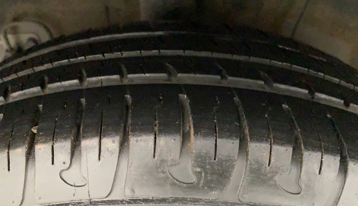 2018 Hyundai Grand i10 SPORTZ AT 1.2 KAPPA VTVT, Petrol, Automatic, 26,821 km, Right Rear Tyre Tread