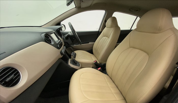 2018 Hyundai Grand i10 SPORTZ AT 1.2 KAPPA VTVT, Petrol, Automatic, 26,821 km, Right Side Front Door Cabin