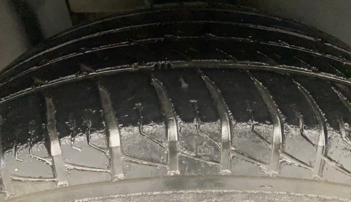 2018 Renault Captur RXL PETROL, Petrol, Manual, 80,876 km, Right Rear Tyre Tread