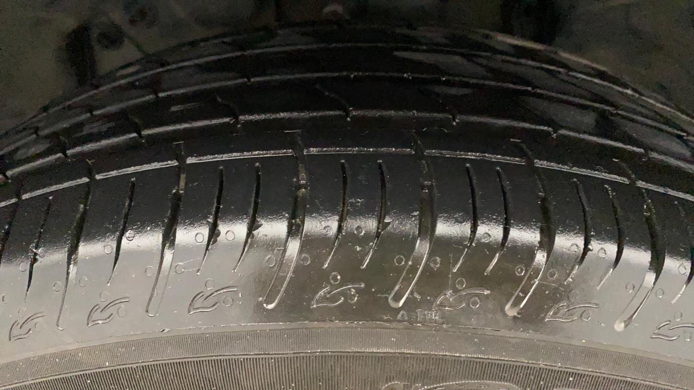 2018 Renault Captur RXL PETROL, Petrol, Manual, 80,954 km, Left Front Tyre Tread