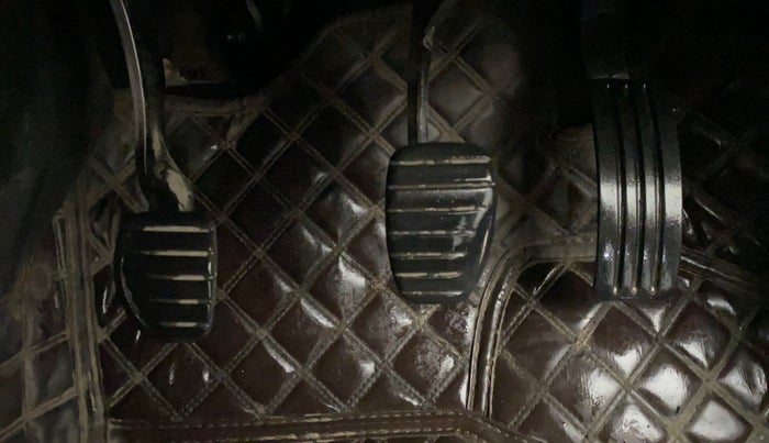 2018 Renault Captur RXL PETROL, Petrol, Manual, 80,876 km, Pedals