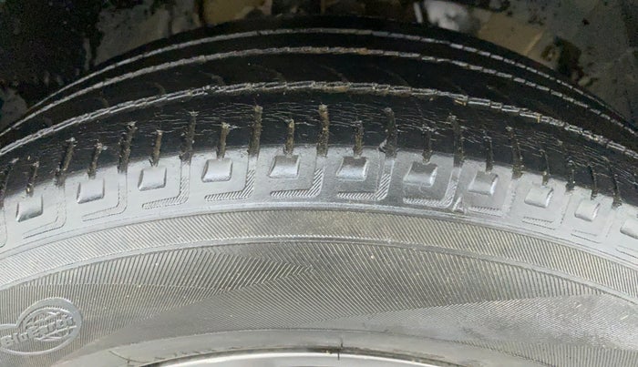 2014 Renault Duster RXL 110 PS ADVENTURE, Diesel, Manual, 83,542 km, Right Front Tyre Tread