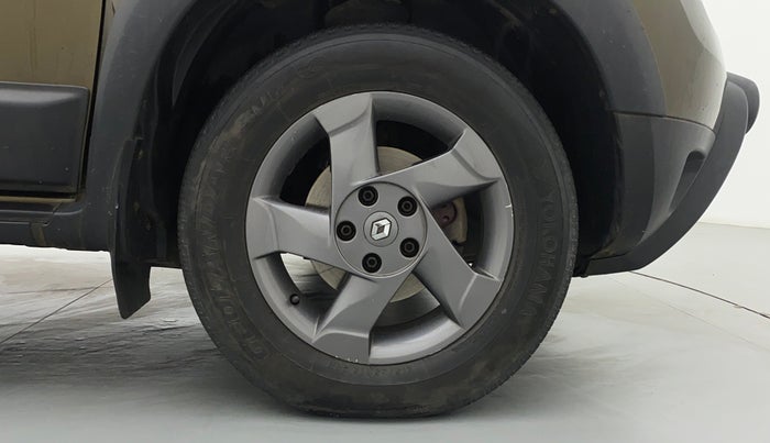 2014 Renault Duster RXL 110 PS ADVENTURE, Diesel, Manual, 83,542 km, Right Front Wheel