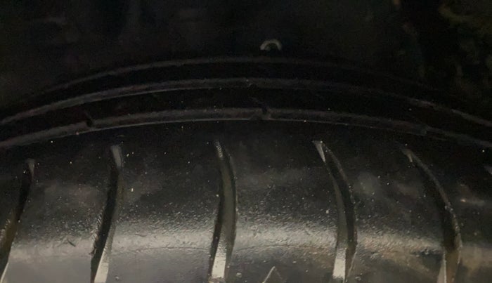 2016 Maruti Celerio VXI, Petrol, Manual, 68,698 km, Left Front Tyre Tread