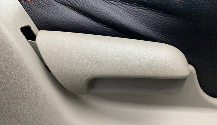 2016 Maruti Celerio VXI, Petrol, Manual, 68,698 km, Driver Side Adjustment Panel