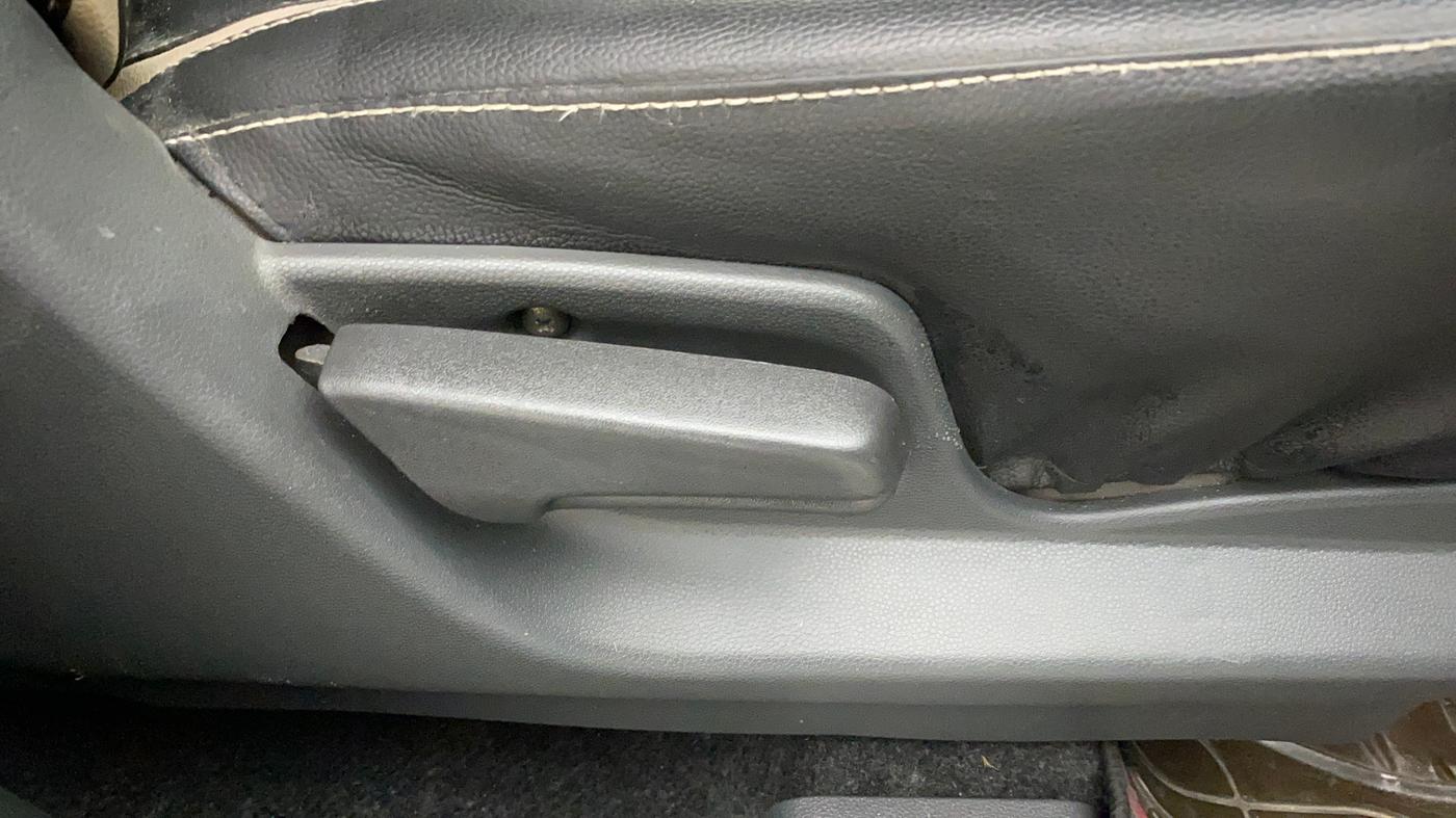 2012 Maruti Ritz VXI, Petrol, Manual, 91,550 km, Driver Side Adjustment Panel