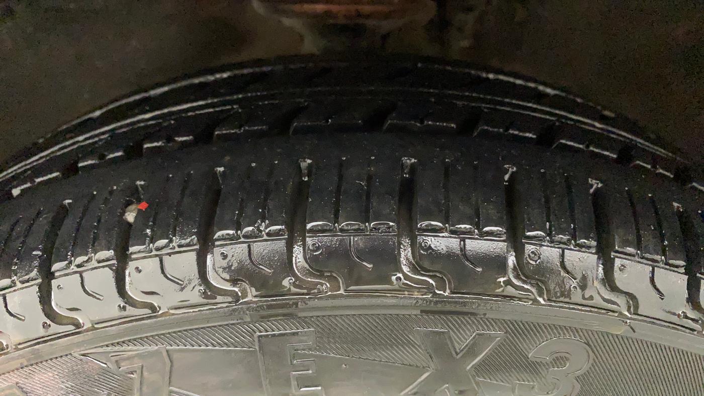 2010 Maruti Alto K10 VXI, Petrol, Manual, 68,778 km, Left Front Tyre Tread