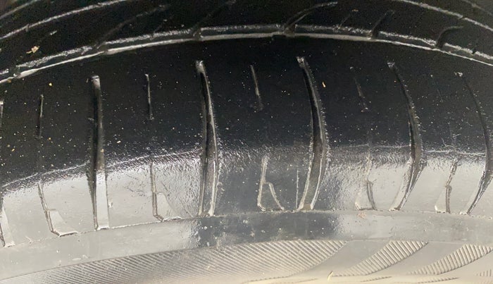 2015 Tata Zest XMS PETROL, Petrol, Manual, 79,727 km, Right Front Tyre Tread