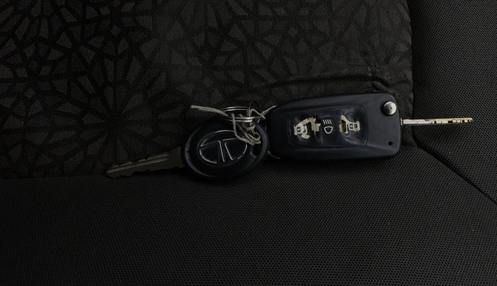 2015 Tata Zest XMS PETROL, Petrol, Manual, 79,727 km, Key Close Up