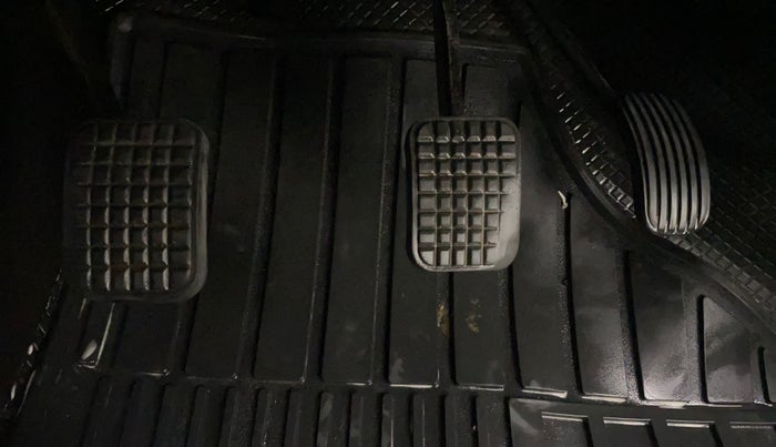 2015 Tata Zest XMS PETROL, Petrol, Manual, 79,727 km, Pedals