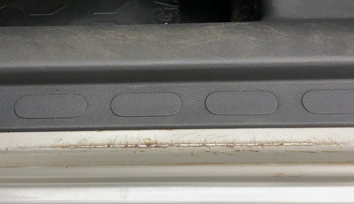 2011 Maruti Ritz VXI, Petrol, Manual, 23,103 km, Left running board - Minor scratches