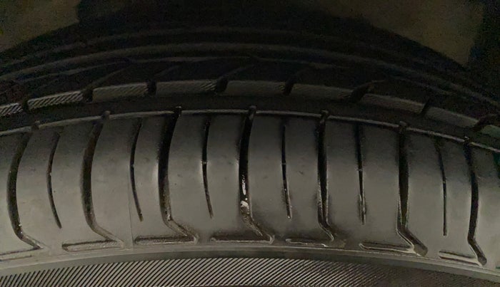 2016 Maruti Celerio VXI CNG, CNG, Manual, 70,855 km, Left Rear Tyre Tread