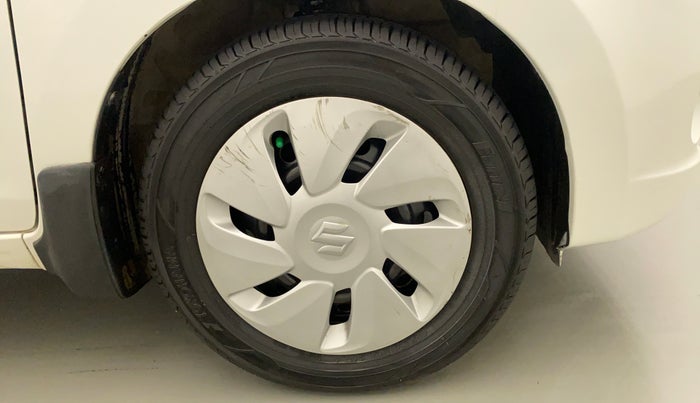 2016 Maruti Celerio VXI CNG, CNG, Manual, 70,855 km, Right Front Wheel