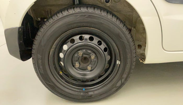2016 Maruti Celerio VXI CNG, CNG, Manual, 70,855 km, Right Rear Wheel