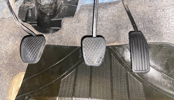 2015 Honda Amaze 1.2L I-VTEC SX, Petrol, Manual, 1,03,952 km, Pedals