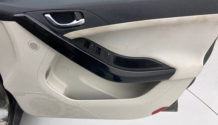 2021 Tata NEXON XZ PLUS PETROL SUNROOF, Petrol, Manual, 9,044 km, Driver Side Door Panels Control